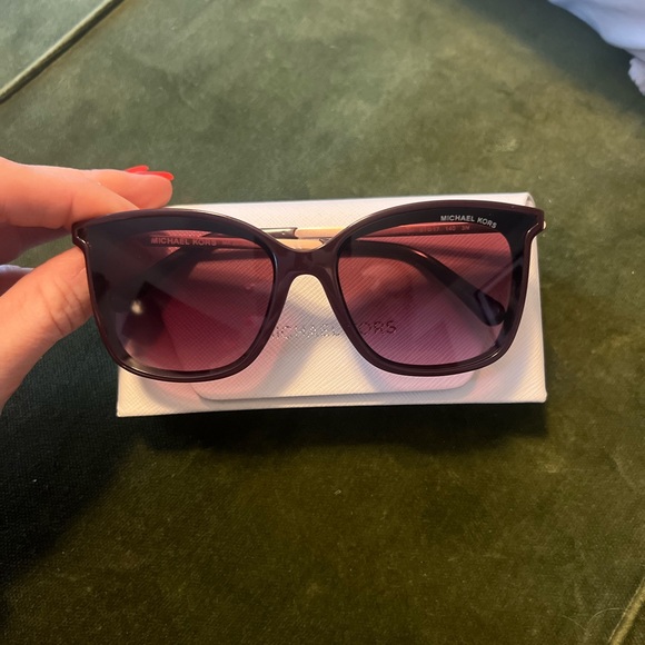 Like new MK Zermatt sunglasses - Picture 2 of 3